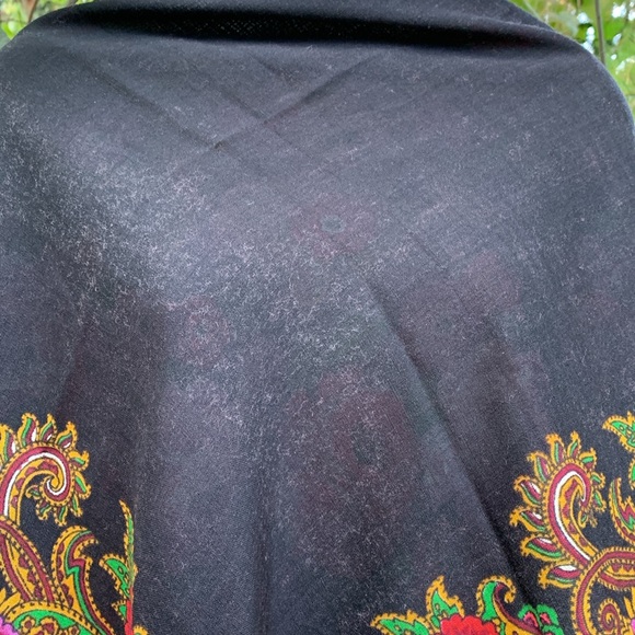 Eye catching Gorgeous with Fringe Shawl, Wrap. Very Festive - Picture 6 of 15